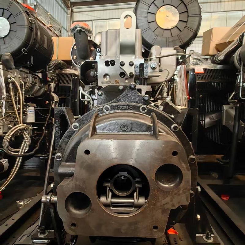 Yuchai Yc6mk220z-T20 Turbocharged Diesel Engine 162kw 2200rpm for Marine & Generator Set